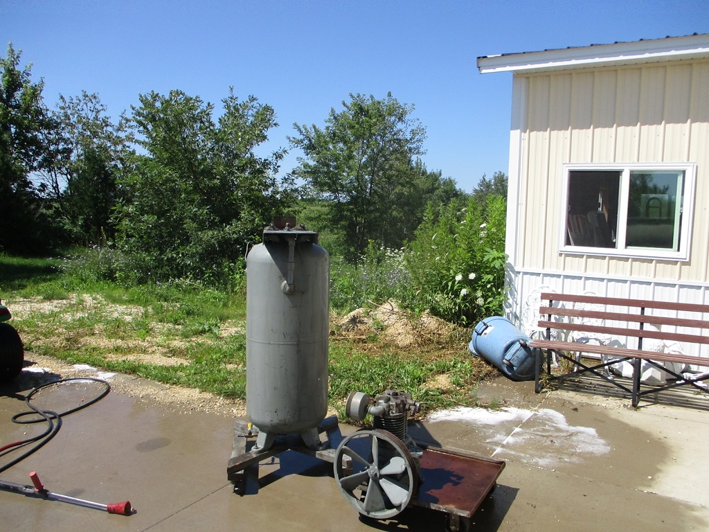 clean grey compressor.JPG
